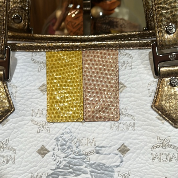 MCM EUC PRINCESS LION TOTE like New - Picture 5 of 15